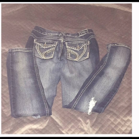 EUC🍀ARIYA FABULOUS DISTRESSED JEANS - Picture 3 of 8